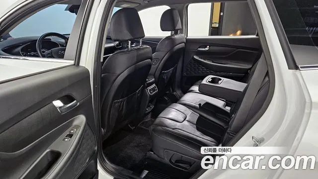 Hyundai Santafe 2023 — фото 11