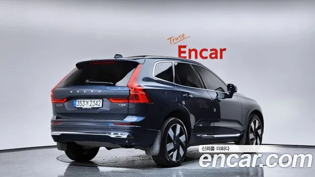 Volvo XC60 2025 — фото 2