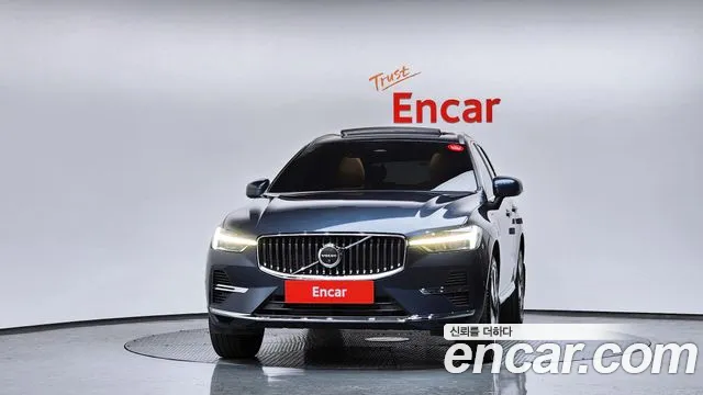 Volvo XC60 2025 — фото 3