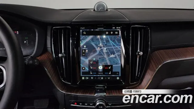 Volvo XC60 2025 — фото 15