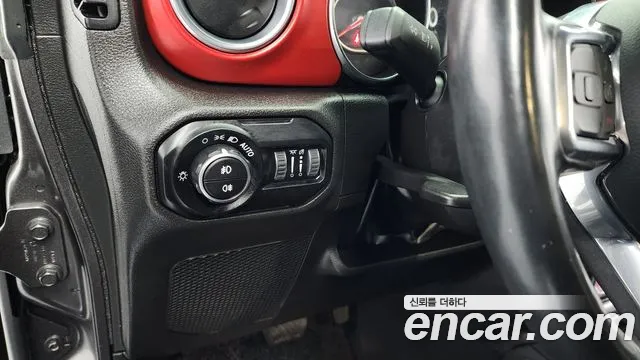 Jeep Wrangler 2022 — фото 18