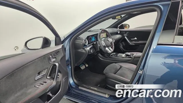 Mercedes-Benz A-Class 2023 — фото 12