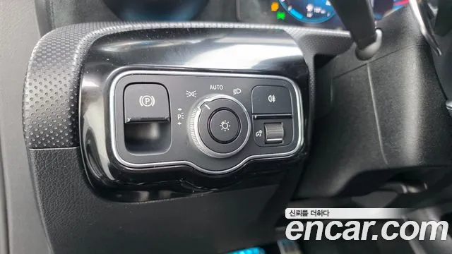 Mercedes-Benz A-Class 2023 — фото 14