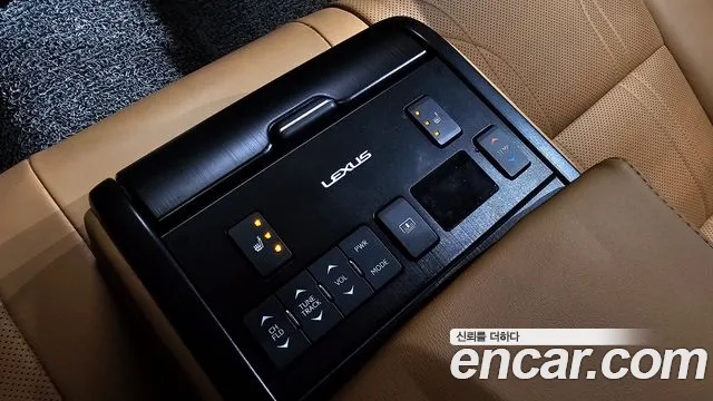Lexus ES 2022 — фото 17