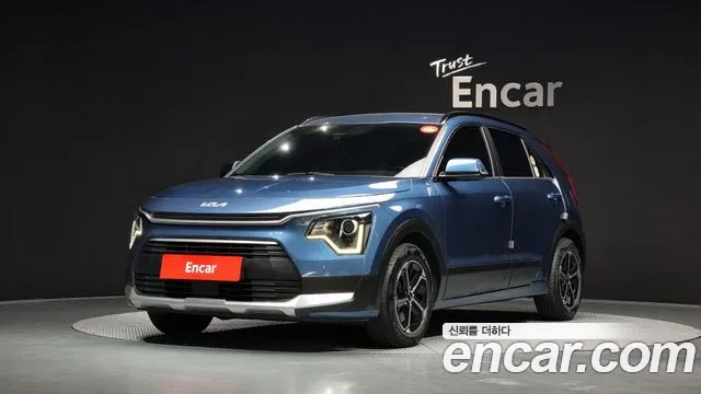 Kia Niro 2023 — фото 1