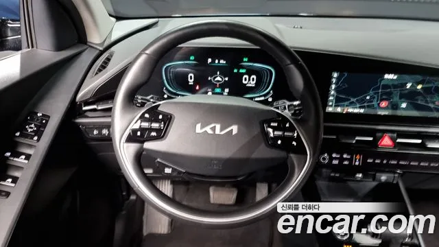 Kia Niro 2023 — фото 13
