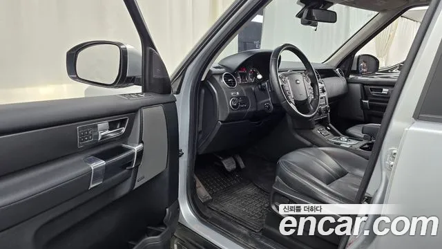 Land Rover Discovery 2014 — фото 10