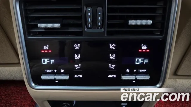 Porsche Cayenne 2020 — фото 19