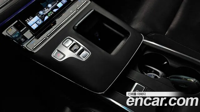Hyundai Grandeur 2022 — фото 9