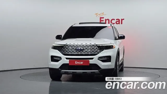 Ford Explorer 2020 — фото 3