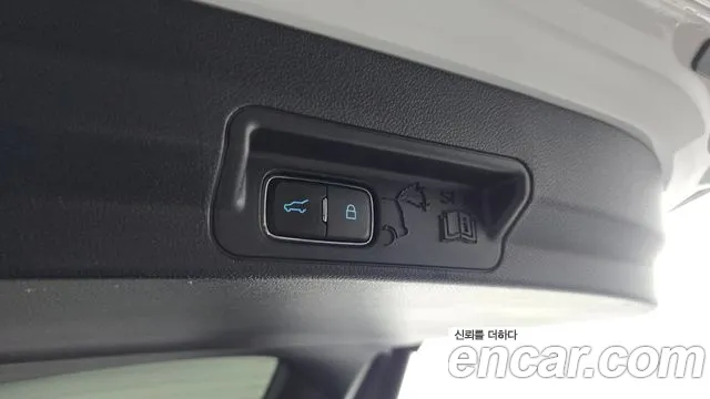Ford Explorer 2020 — фото 20