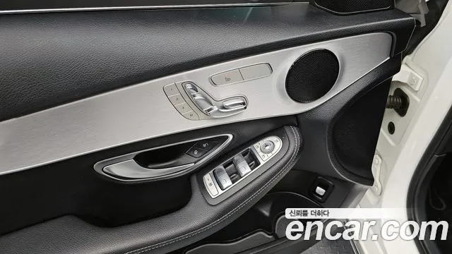 Mercedes-Benz C-Class 2017 — фото 17