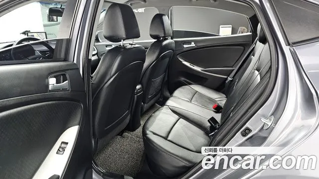 Hyundai Accent 2015 — фото 12