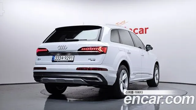 Audi Q7 2021 — фото 2