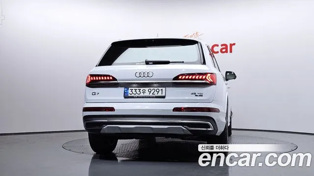 Audi Q7 2021 — фото 4