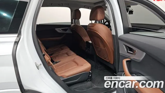Audi Q7 2021 — фото 12