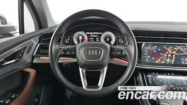 Audi Q7 2021 — фото 13