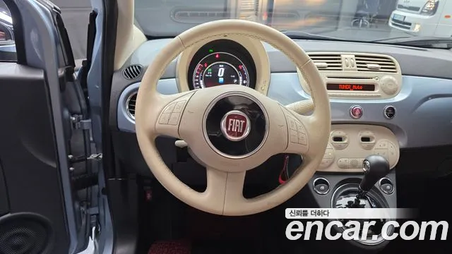 Fiat 500 2015 — фото 13