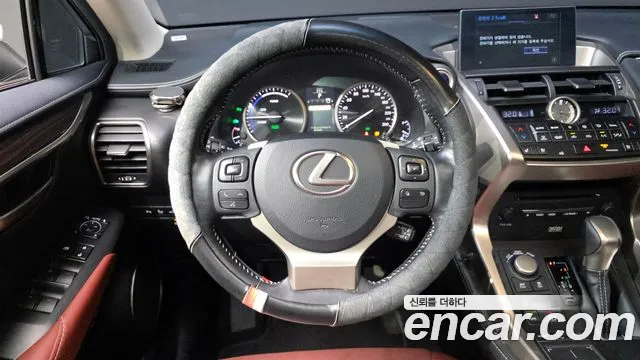 Lexus NX 2015 — фото 13