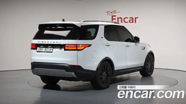 Land Rover Discovery 2017 — фото 2