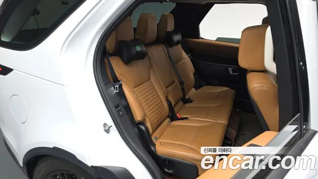 Land Rover Discovery 2017 — фото 11