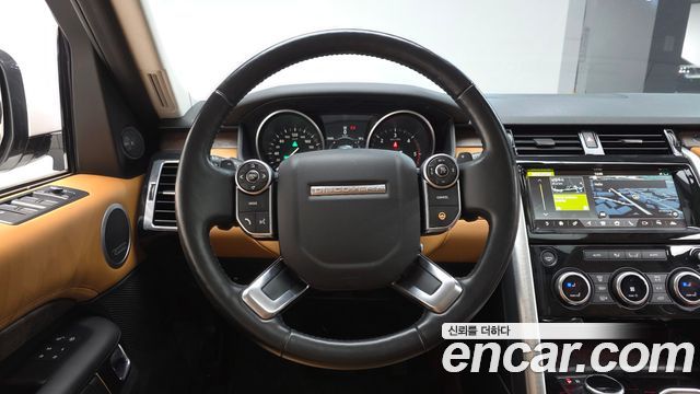Land Rover Discovery 2017 — фото 14