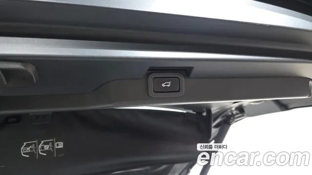 Land Rover Discovery 2017 — фото 20