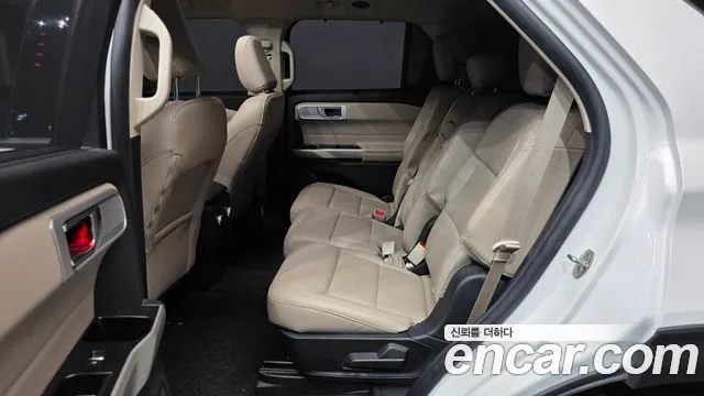 Ford Explorer 2021 — фото 11