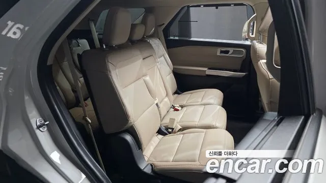 Ford Explorer 2021 — фото 12