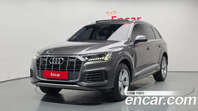 Audi Q7 2021 — фото 1