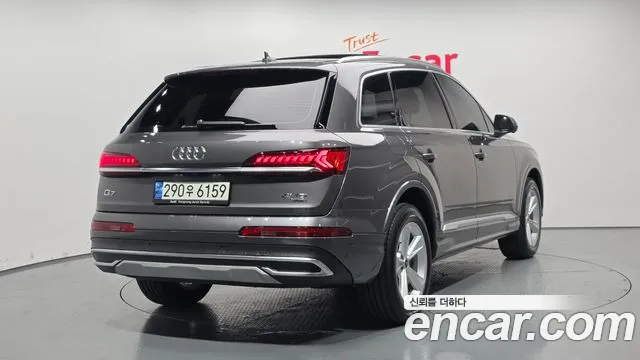 Audi Q7 2021 — фото 2