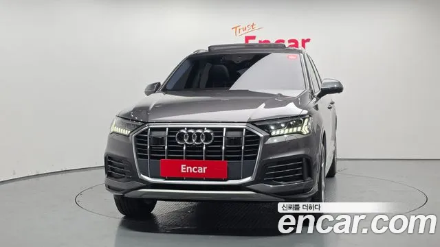 Audi Q7 2021 — фото 3