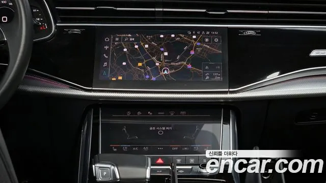 Audi Q7 2021 — фото 14