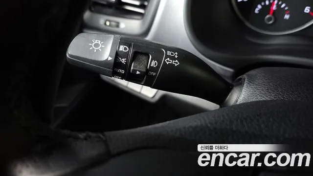 Kia Stonic 2018 — фото 12