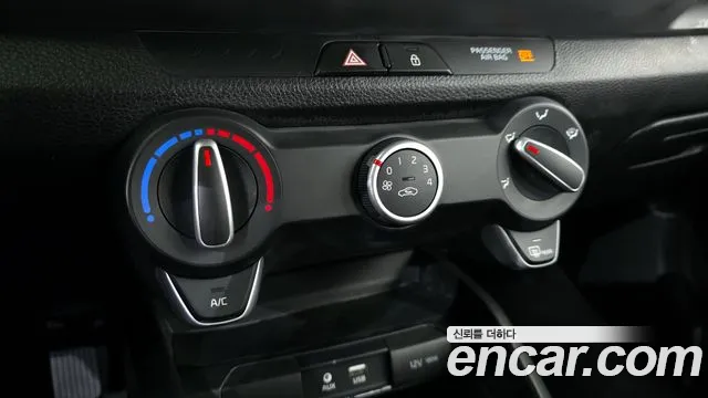 Kia Stonic 2018 — фото 15