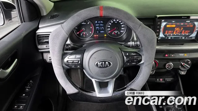 Kia Stonic 2018 — фото 17