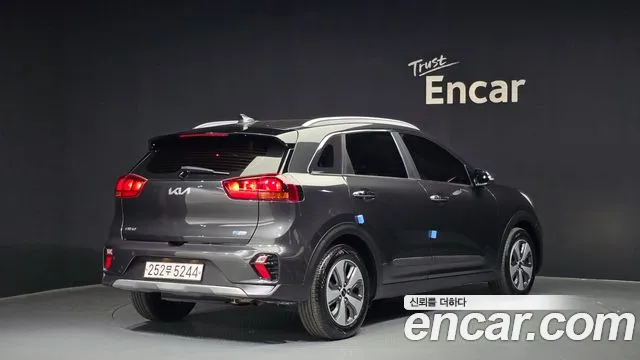 Kia Niro 2022 — фото 2