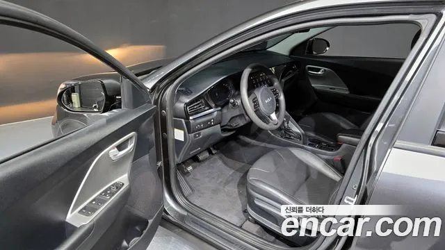 Kia Niro 2022 — фото 10