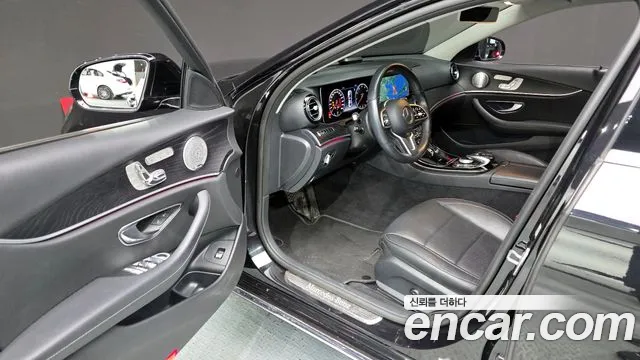 Mercedes-Benz E-Class 2019 — фото 10