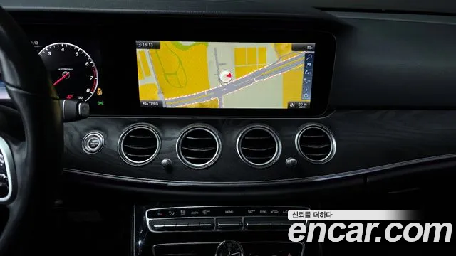 Mercedes-Benz E-Class 2019 — фото 14