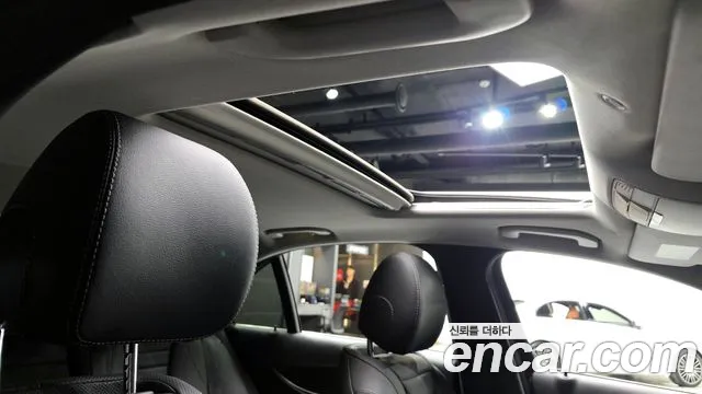 Mercedes-Benz E-Class 2019 — фото 18
