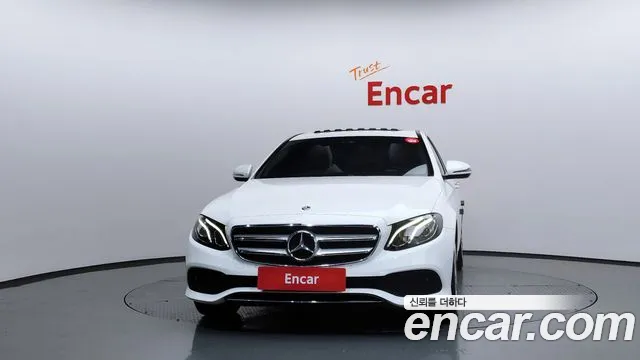 Mercedes-Benz E-Class 2018 — фото 3