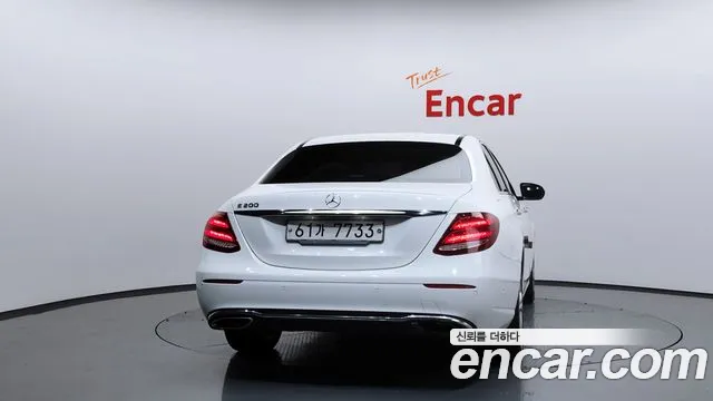Mercedes-Benz E-Class 2018 — фото 4