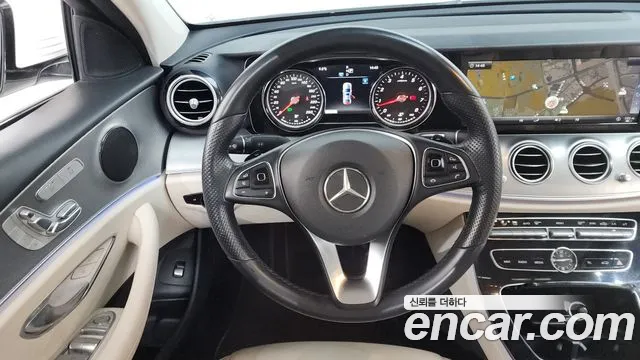 Mercedes-Benz E-Class 2018 — фото 13