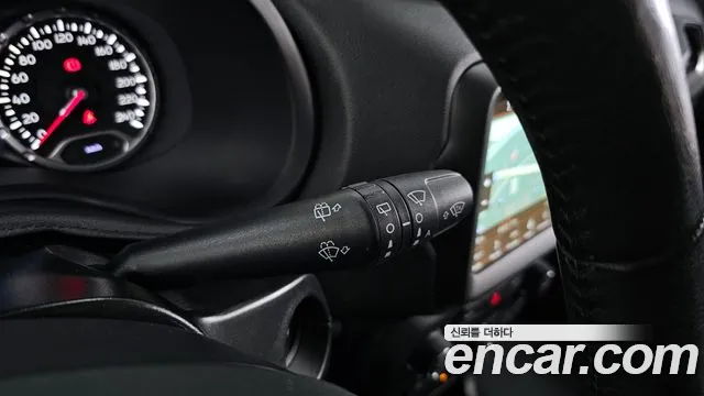 Jeep Renegade 2019 — фото 17