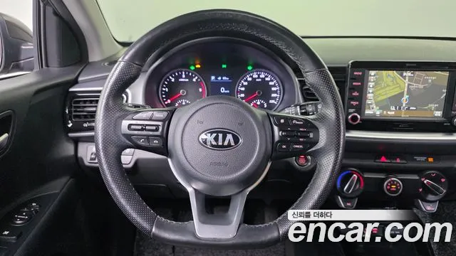 Kia Stonic 2018 — фото 14