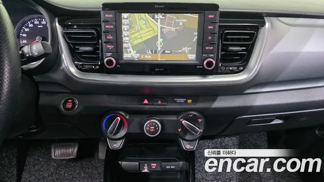 Kia Stonic 2018 — фото 15
