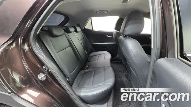 Kia Stonic 2018 — фото 19
