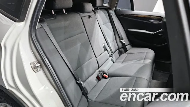 BMW X1 2012 — фото 12