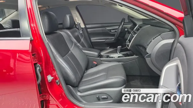 Nissan Altima 2018 — фото 11